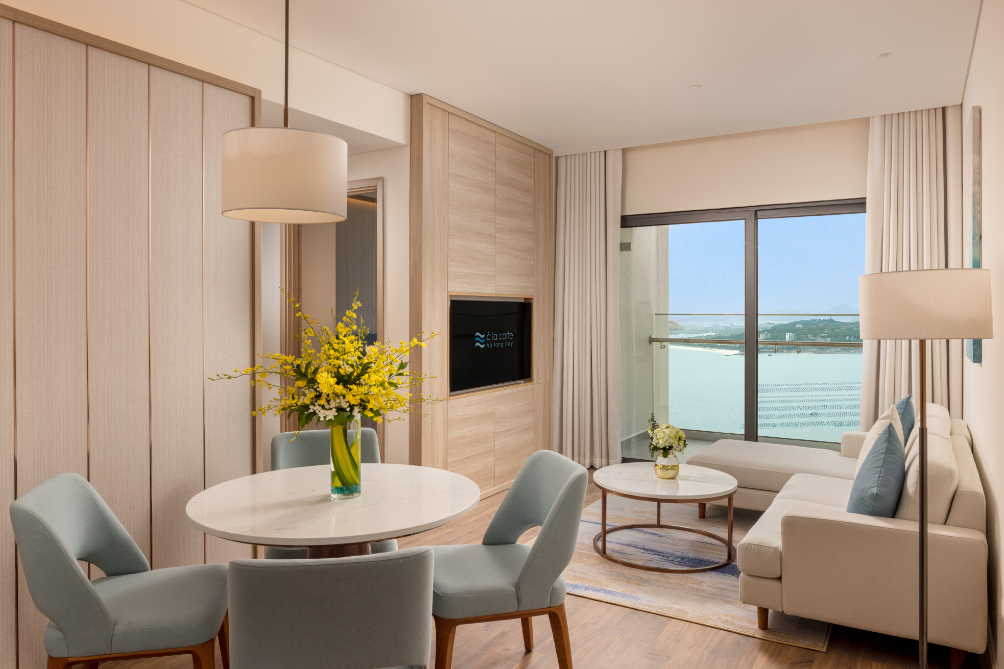 À La Carte Hạ Long Sea View Apartment - 2 bed room